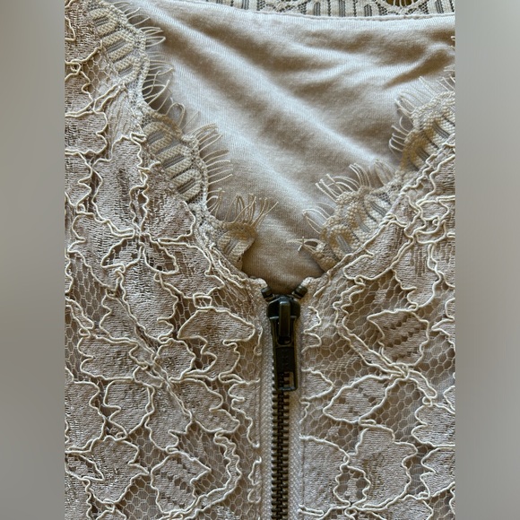 Elegant Diane Von Furstenburg nude lace dress - Picture 10 of 11